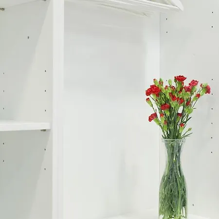 Triple With Private Bathroom In Gothic Гостевой дом Барселона