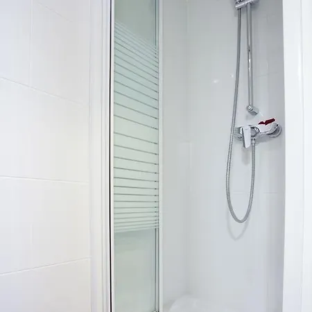 Triple With Private Bathroom In Gothic Барселона
