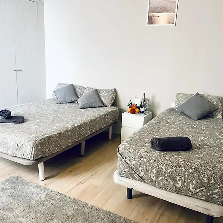 Triple With Private Bathroom In Gothic Гостевой дом 2*
