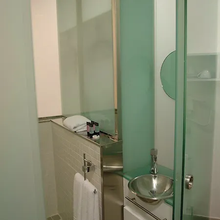 Triple With Private Bathroom In Gothic 2*